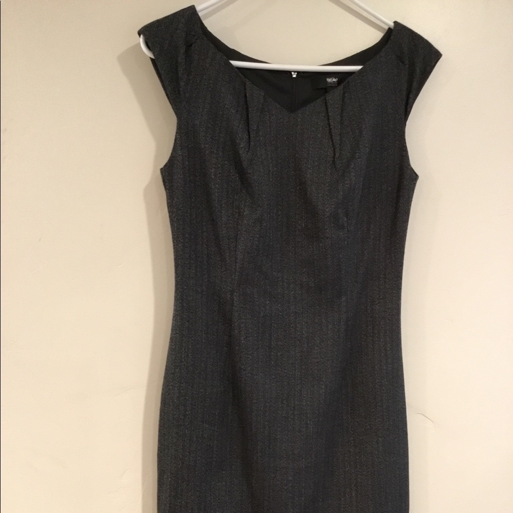 Med gray fitted dress